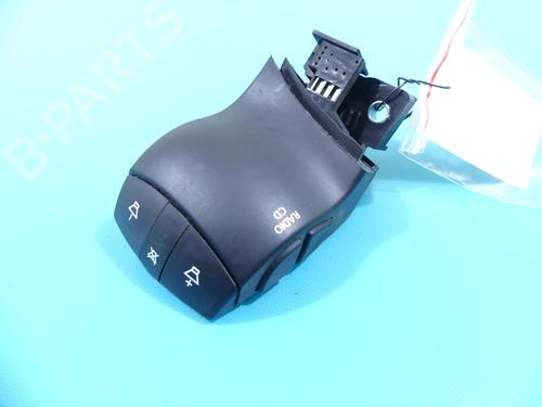 steering-wheel-controls-renault-fluence-l3_-2010-37808535 main image