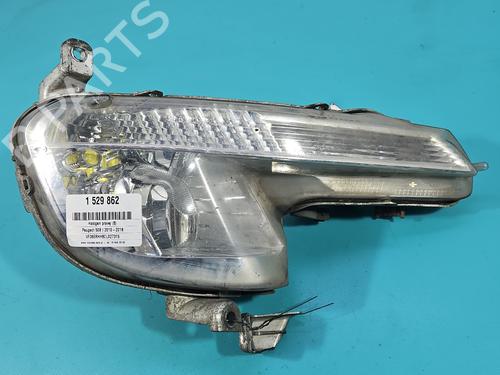 Used Right front fog light Right front fog light 37822814 37822814