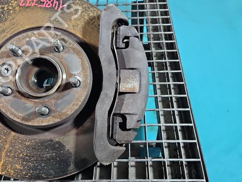 right-front-brake-caliper-volvo-v40-hatchback-525-2012-2013-2014-2015-2016-2017-2018-2019-38138671 main image