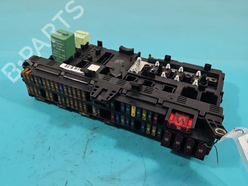 Used Fuse box Fuse box 38119880 38119880