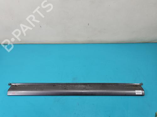 Used Right sideskirt Right sideskirt 38132952 38132952