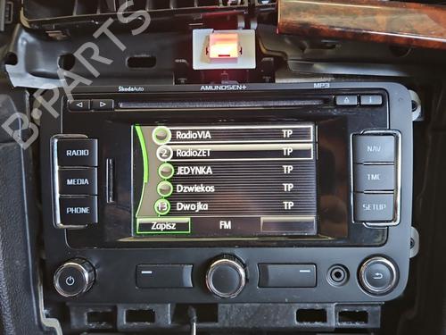 radio-skoda-superb-ii-3t4-2008-2009-2010-2011-2012-2013-2014-2015-38116475 main image
