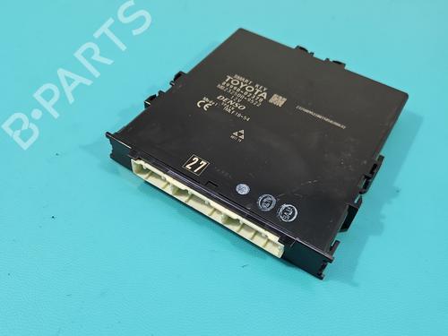 other-toyota-auris-estate-_e18_-2013-2014-2015-2016-2017-2018-37838488 main image