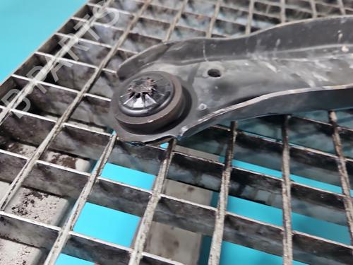Right front suspension arm KIA STONIC (YB) 1.2 CVVT | BP39949333M13  - Image 9