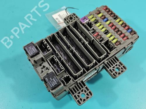 Used Fuse box Fuse box 37853691 37853691