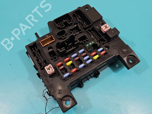 Used Fuse box Fuse box 37817327 37817327