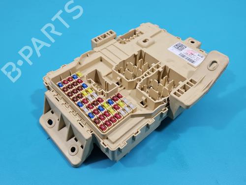 Used Fuse box Fuse box 38122276 38122276