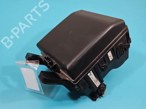 Used Fuse box Fuse box 37813776 37813776
