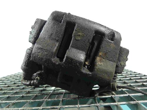 Used Left front brake caliper Left front brake caliper RENAULT MASTER II Van (FD) 2.5 dCi 100 (FD0U, FD0V, FD3U, FD3V, FD8U, FD8V) (99 hp) 37893949 37893949