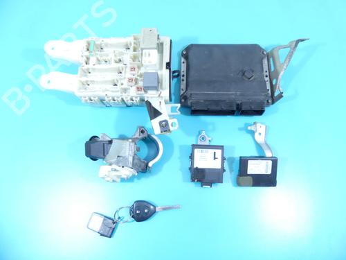 engine-control-unit-ecu-toyota-auris-_e15_-2006-2007-2008-2009-2010-2011-2012-2013-37809145 main image