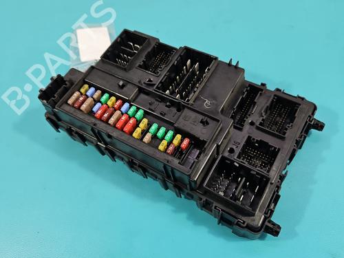 Used Fuse box Fuse box 37837286 37837286