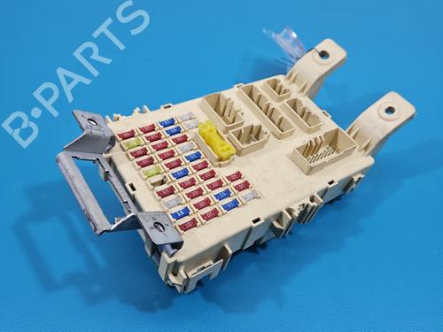 Used Fuse box Fuse box 37828806 37828806