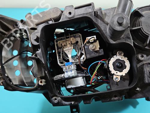 Left headlight BMW 3 Touring (E91) 320 d | BP38134476C28 - Image 14