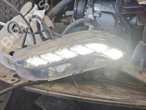 Used Left daytime light Left daytime light 37848751 37848751