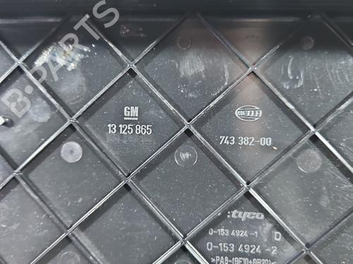Fuse box OPEL ASTRA H GTC (A04) | BP38144185E1 - Image 13