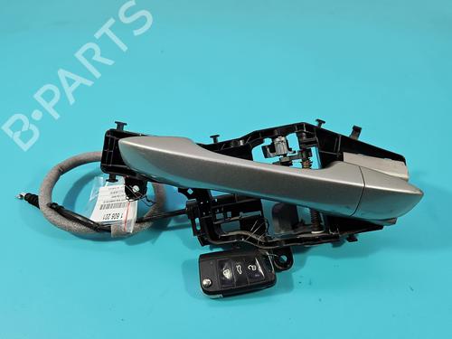 front-left-exterior-door-handle-vw-golf-vii-5g1-bq1-be1-be2-2012-2013-2014-2015-2016-2017-2018-2019-2020-2021-37858155 main image