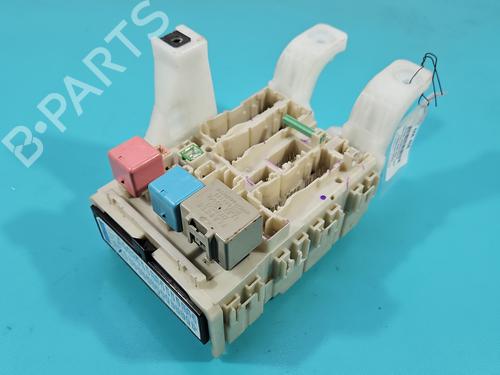 Used Fuse box Fuse box 37858232 37858232