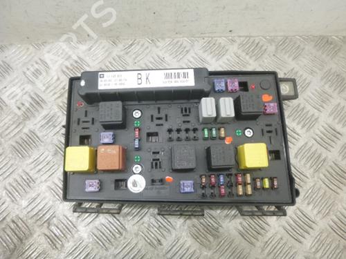 Used Fuse box Fuse box OPEL ASTRA H (A04) 1.4 (L48) (90 hp) 38811894 38811894