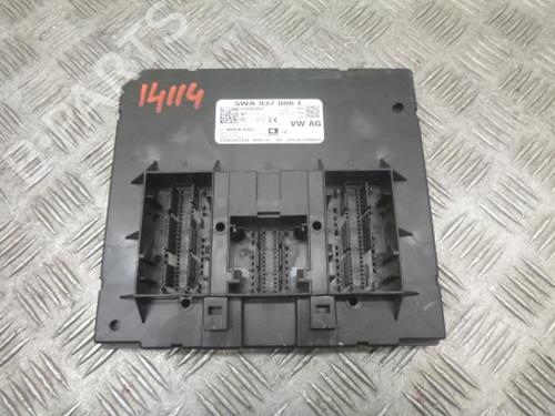 Used Fuse box Fuse box SKODA OCTAVIA IV (NX3, NN3, PV3) 2.0 TDi (116 hp) 38810084 38810084