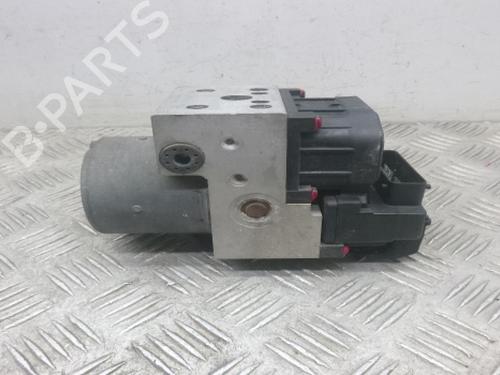 Used ABS pump ABS pump KIA SORENTO I (JC) 2.5 CRDi 4WD (140 hp) 38806261 38806261