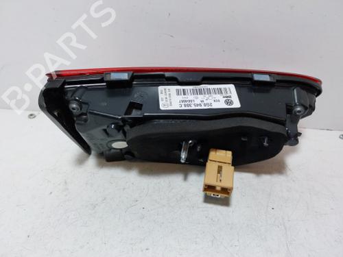 Right tailgate light VW POLO VI (AW1, BZ1, AE1) 1.0 TSI | BP38807577C80 - Image 9