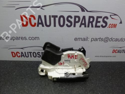 front-right-lock-vw-passat-b8-3g2-cb2-2014-38802566 main image