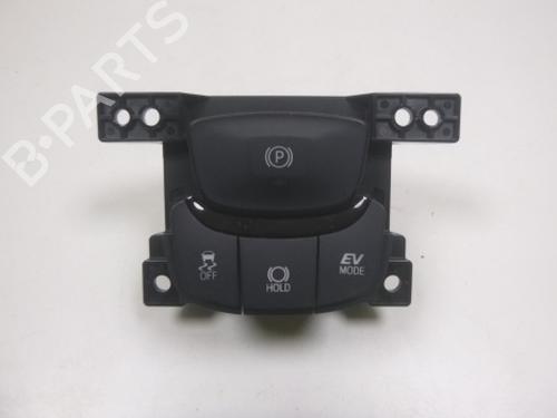 switch-toyota-c-hr-_x1_-2016-38813823 main image