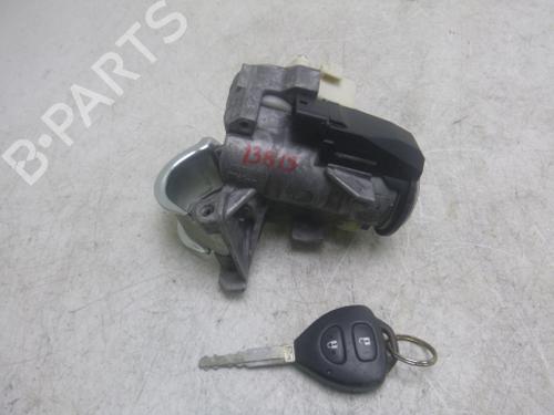 Used Switch Switch TOYOTA COROLLA Saloon (_E15_) 1.4 D-4D (NDE150) (90 hp) 38809951 38809951