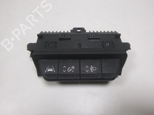 Used Switch Switch RENAULT CAPTUR II (HF_) TCe 90 (HFM6) (91 hp) 38810764 38810764