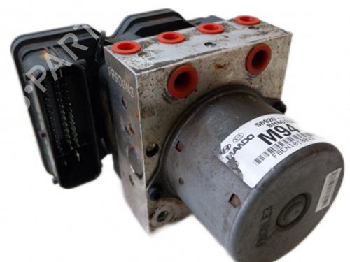 Used ABS pump ABS pump HYUNDAI ix35 Van CRDi 4WD (136 hp) 38815632 38815632