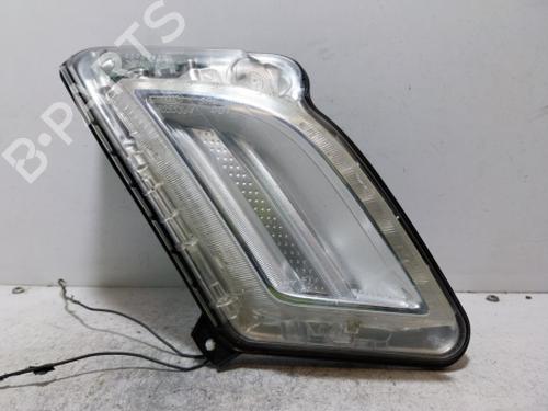 right-daytime-light-volvo-v60-i-155-2010-2011-2012-2013-2014-2015-2016-2017-2018-38810605 main image