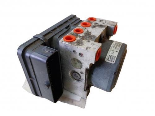 Used ABS pump ABS pump VW GOLF VII (5G1, BQ1, BE1, BE2) 1.6 TDI (105 hp) 38811918 38811918