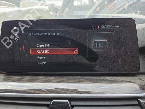 display-monitor-bmw-5-g30-f90-2016-38804728 main image