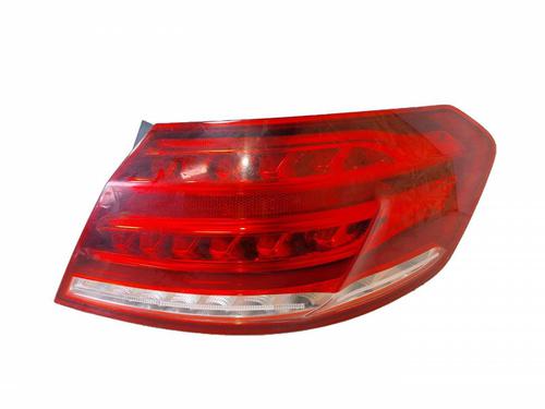 right-taillight-mercedes-benz-e-class-w212-2009-2010-2011-2012-2013-2014-2015-2016-39567158 main image