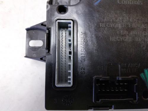 Fuse box RENAULT TRAFIC III Van (FG_) 1.6 dCi 115 (FGMD) | BP38809232E1 - Image 5