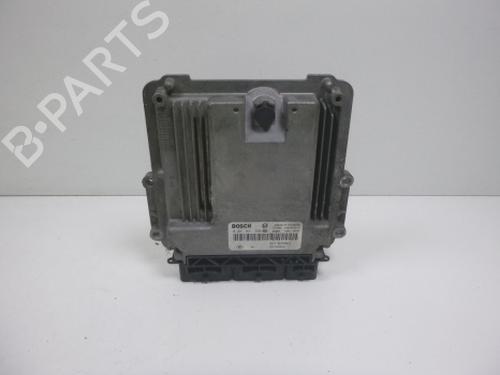 Used Engine control unit (ECU) Engine control unit (ECU) RENAULT TRAFIC III Van (FG_) 1.6 dCi 115 (FGMD) (116 hp) 38803547 38803547