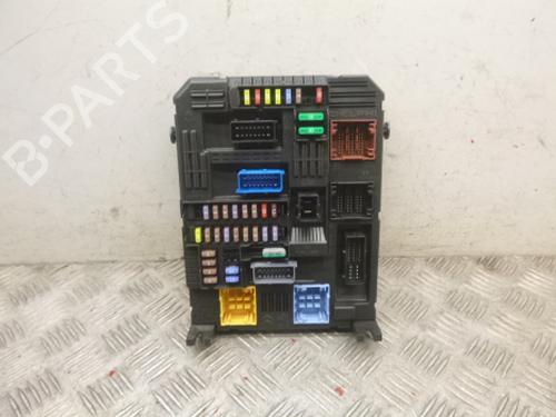Used Fuse box Fuse box PEUGEOT 5008 II (MC_, MJ_, MR_, M4_) 1.5 BlueHDi 130 (MCYHZJ, MCYHZR, MCYHZX) (131 hp) 38816035 38816035