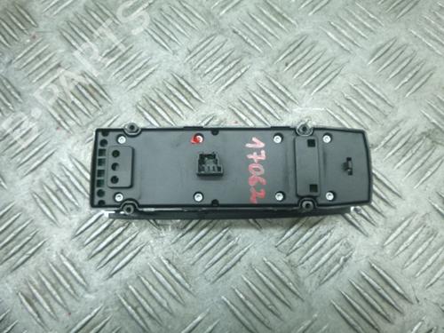 Right front window switch TESLA MODEL S (5YJS) 70 | BP38807353I26 - Image 3
