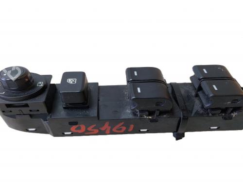 Used Right front window switch Right front window switch MAZDA CX-5 Van (KE_) SKYACTIV-D (KEF9) (150 hp) 38815423 38815423