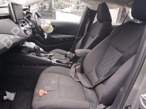 Switch TOYOTA COROLLA Saloon (_E21_) 1.8 VVTi Hybrid (ZWE211) | BP38805031I30  - Image 16