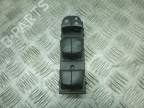 Used Right front window switch Right front window switch NISSAN JUKE (F15) 1.5 dCi (110 hp) 38810160 38810160
