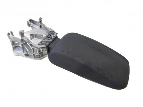 Used Armrest / Center console Armrest / Center console AUDI A3 (8V1, 8VK) 1.4 TFSI (140 hp) 38815337 38815337