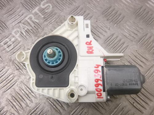 Used Right rear window motor Right rear window motor AUDI Q5 (8RB) 2.0 TDI quattro (170 hp) 38810437 38810437