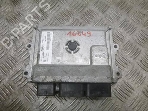 Used Engine control unit (ECU) Engine control unit (ECU) PEUGEOT 208 I (CA_, CC_) 1.2 VTi 68 / PureTech 68 (68 hp) 38806613 38806613