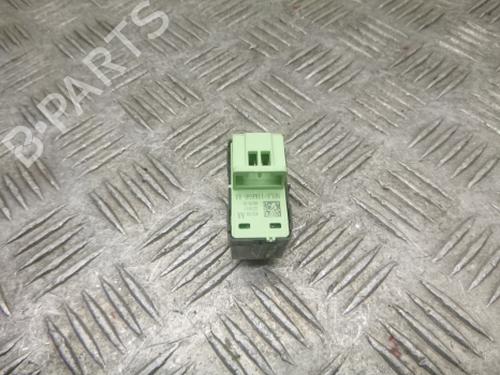 Warning switch LAND ROVER DEFENDER Station Wagon (L663) P400e Hybrid 4x4 | BP38811815I22 - Image 3