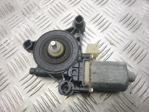 Used Right front window motor Right front window motor VW GOLF VII (5G1, BQ1, BE1, BE2) 1.2 TSI (105 hp) 38802570 38802570