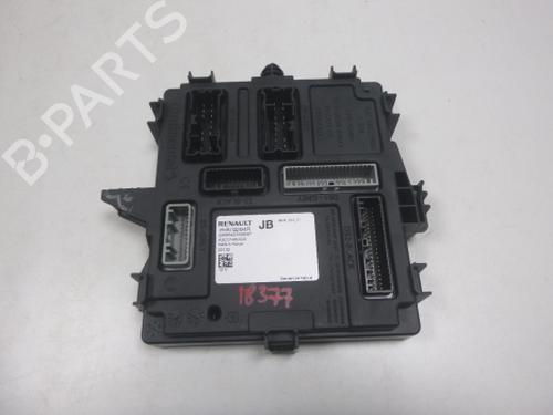 Used Fuse box Fuse box RENAULT CAPTUR II (HF_) TCe 90 (HFM6) (91 hp) 38810768 38810768