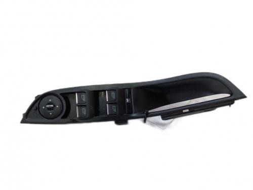 Used Right front window switch Right front window switch FORD FOCUS III Saloon 1.6 TDCi (95 hp) 38812453 38812453