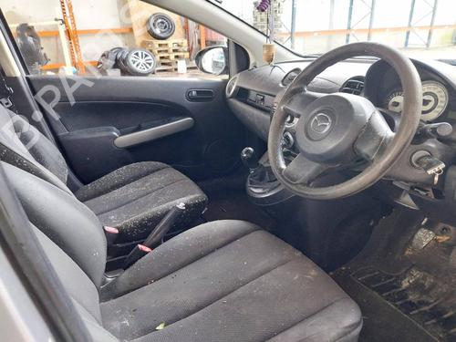 Right headlight MAZDA 2 (DE_, DH_) 1.3 (DE3FS) | BP40019913C29  - Image 13