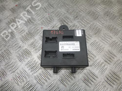 electronic-module-renault-captur-i-j5_-h5_-2013-38815328 main image